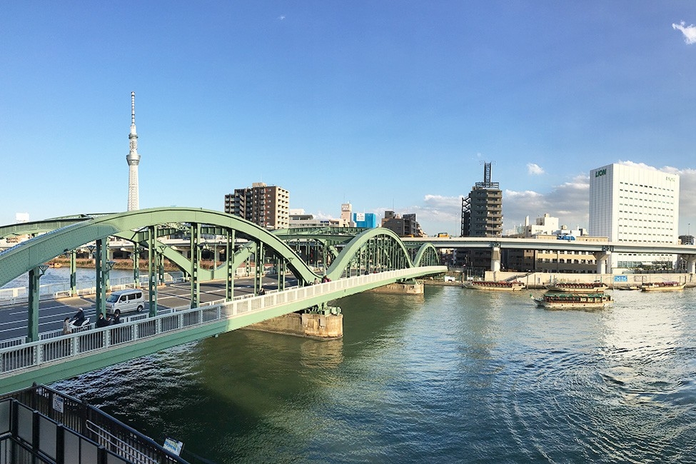 RIVER SIDE  ROOM