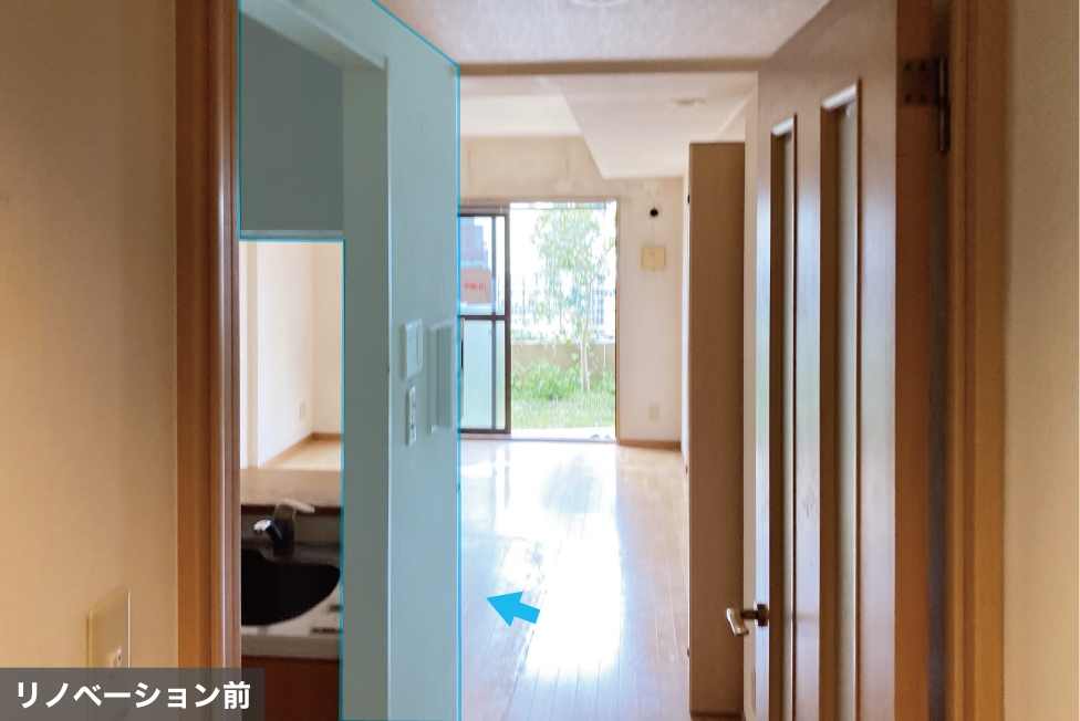 キッチンの壁が視界に入るリビング